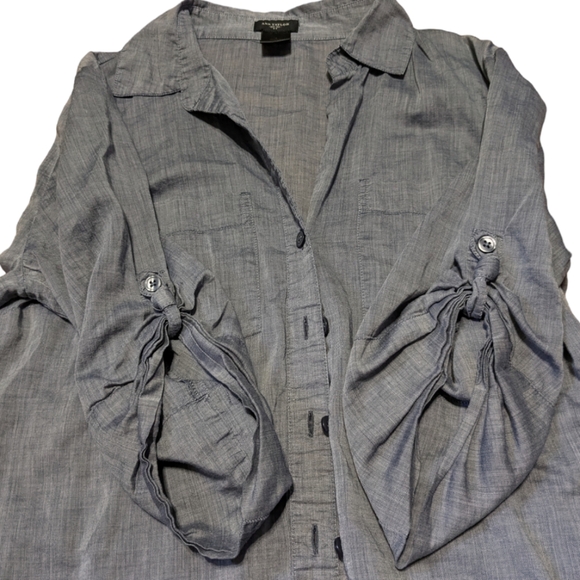 ANN Taylor| Button Down Blouse Shirt Light Gray Long Sleeves |Size: 4 - Picture 5 of 9